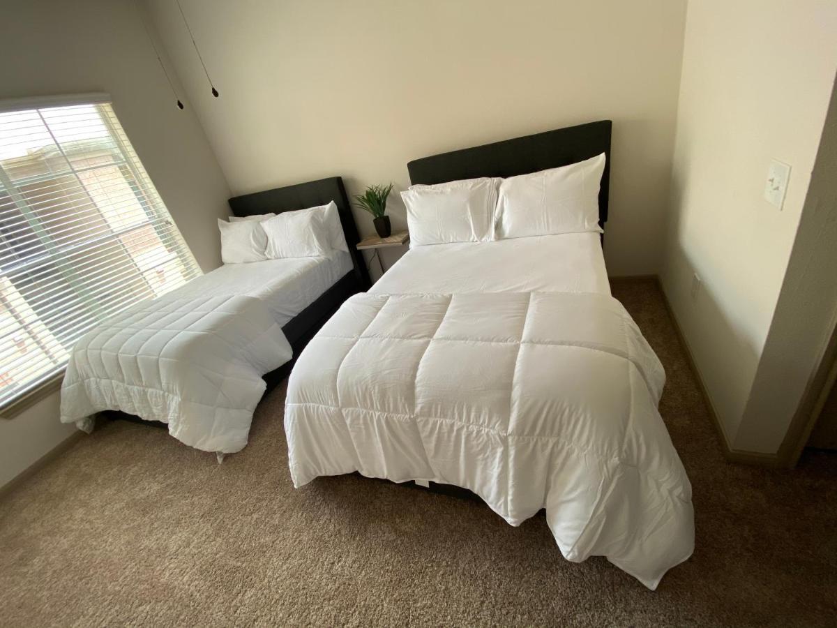 Spacious Galleria Cottage - Self Check In & Free Parking, 4 Beds 2 Bathrooms Хьюстон Экстерьер фото
