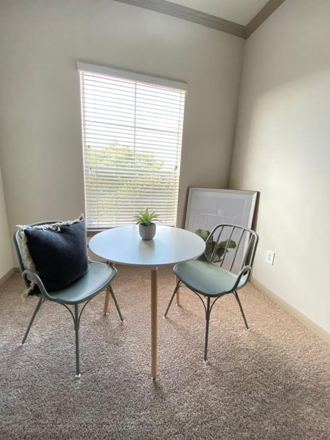 Spacious Galleria Cottage - Self Check In & Free Parking, 4 Beds 2 Bathrooms Хьюстон Экстерьер фото