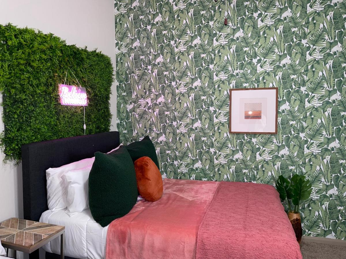Spacious Galleria Cottage - Self Check In & Free Parking, 4 Beds 2 Bathrooms Хьюстон Экстерьер фото
