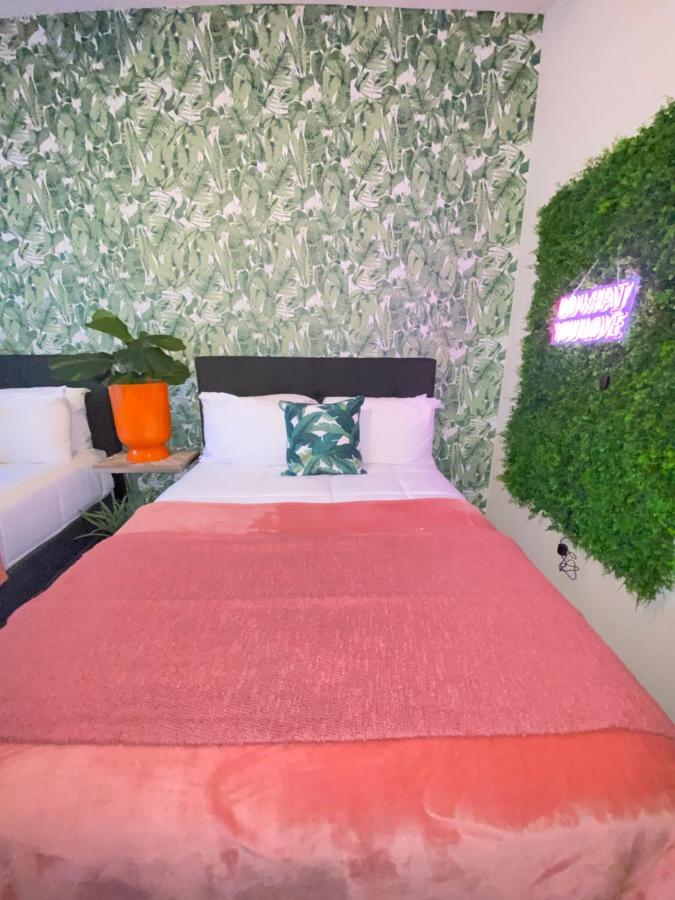 Spacious Galleria Cottage - Self Check In & Free Parking, 4 Beds 2 Bathrooms Хьюстон Экстерьер фото